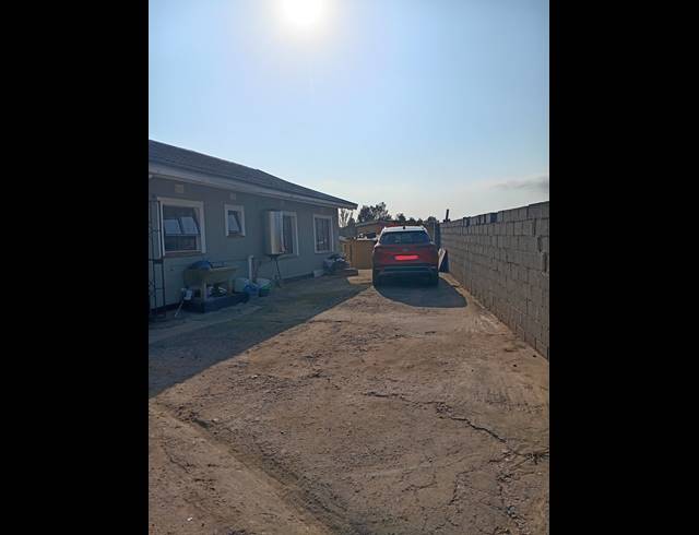 3 BEDROOM HOUSE FOR SALE IN UMLAZI K